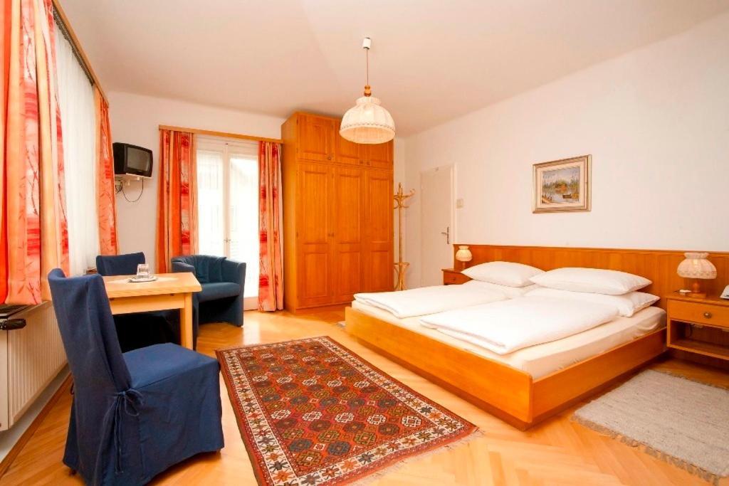 Hotel Velden Bacherlwirt Velden am Woerthersee Room photo