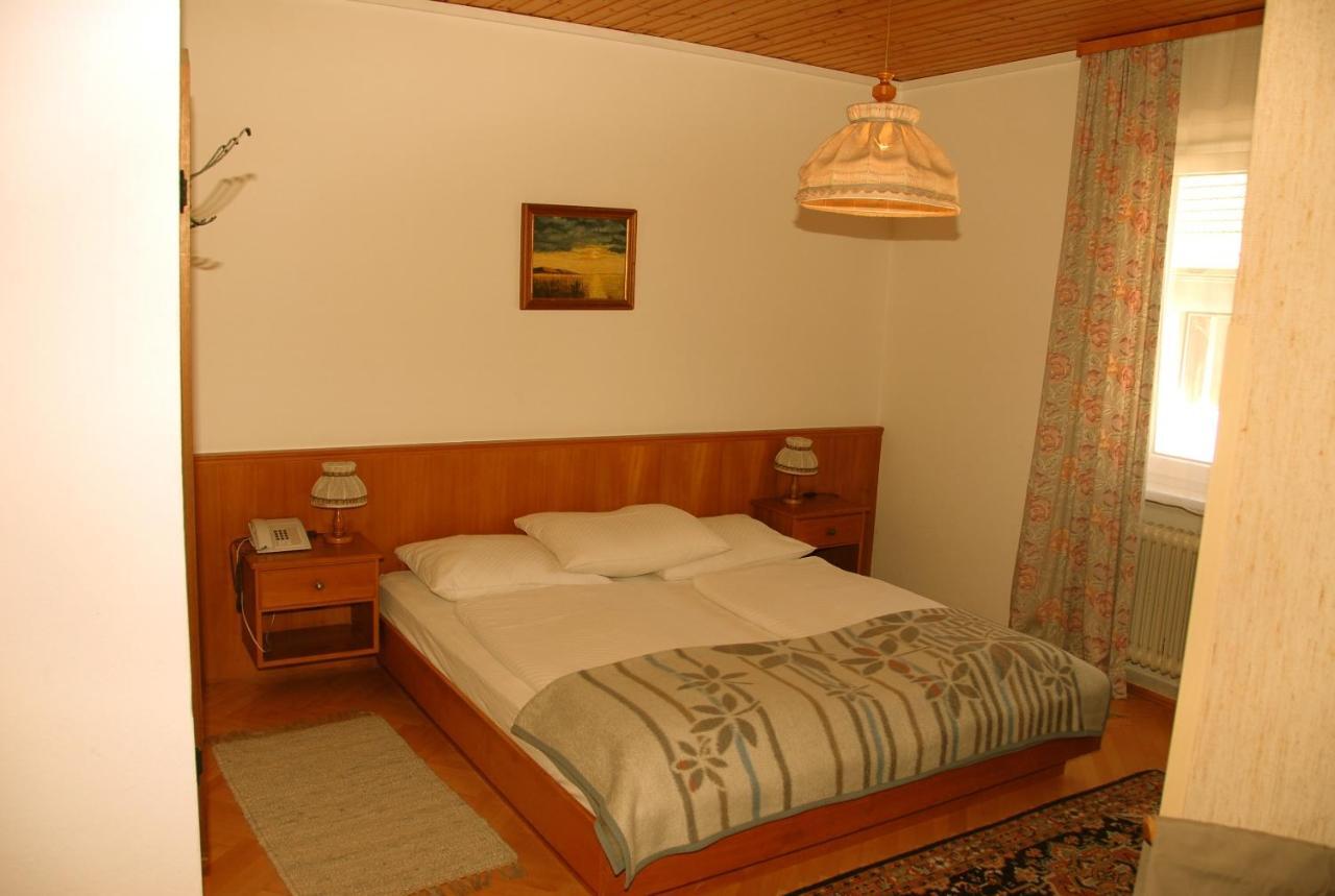 Hotel Velden Bacherlwirt Velden am Woerthersee Room photo